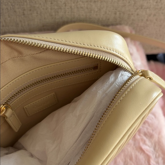 Italian leather quilted crossbody bag - Picture 3 of 4